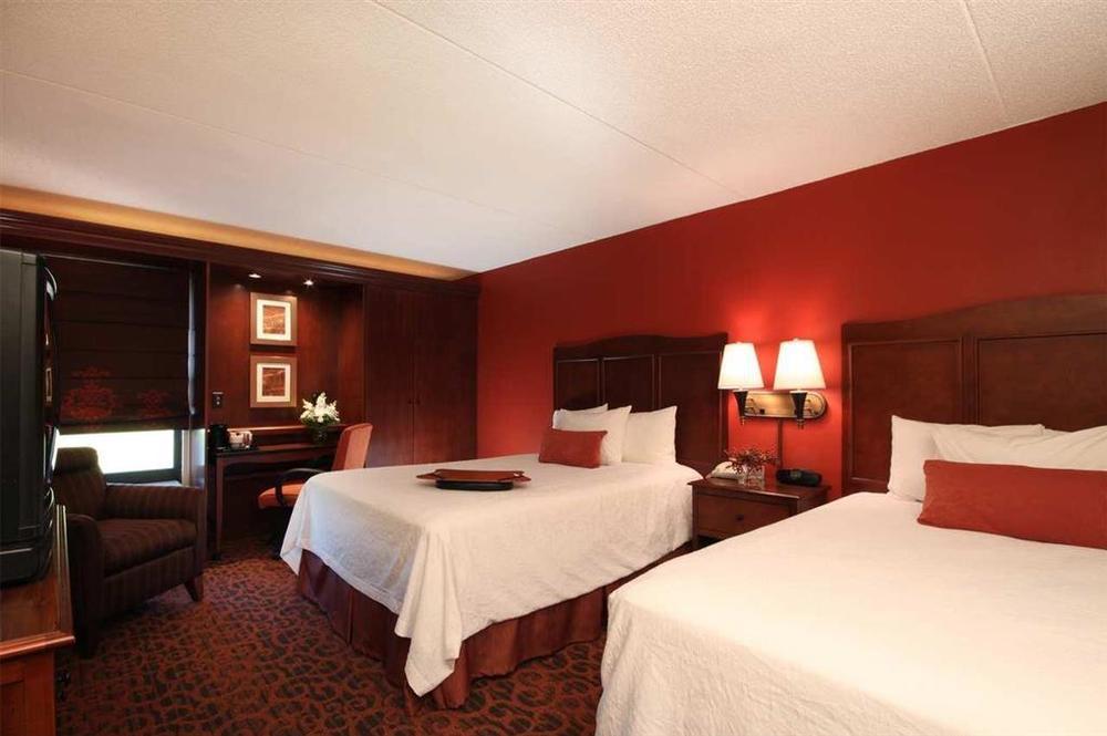 Hampton Inn Grand Rapids/North Walker Room photo