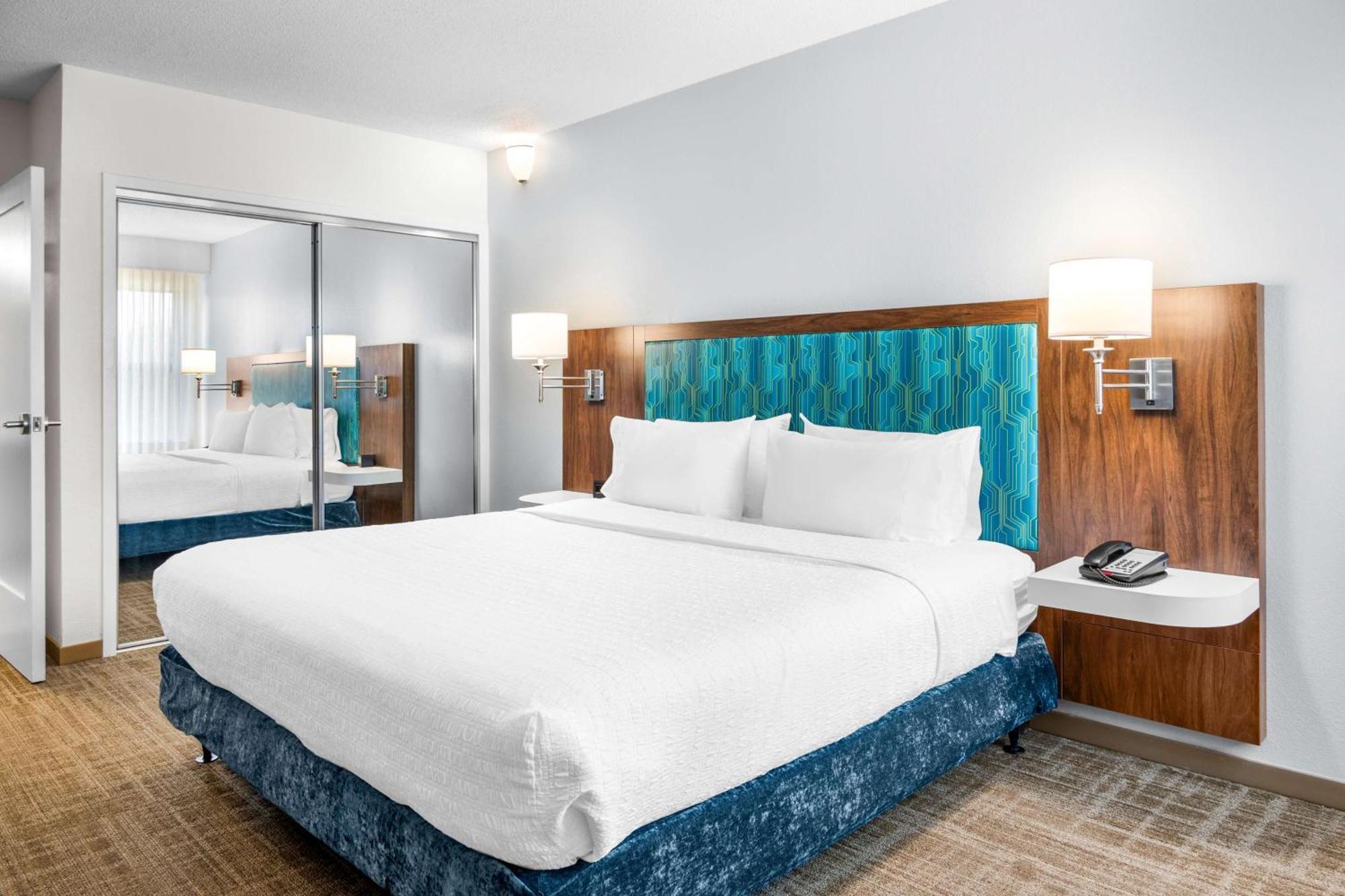 Hampton Inn Grand Rapids/North Walker Exterior photo