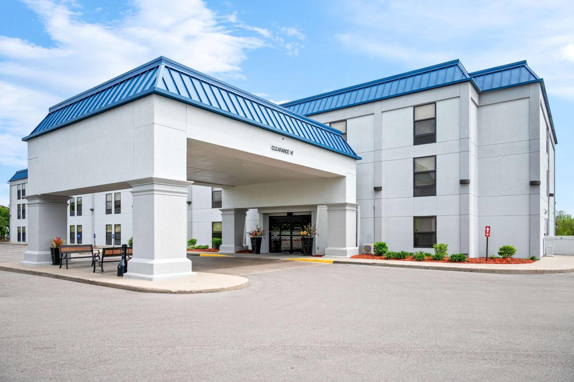 Hampton Inn Grand Rapids/North Walker Exterior photo