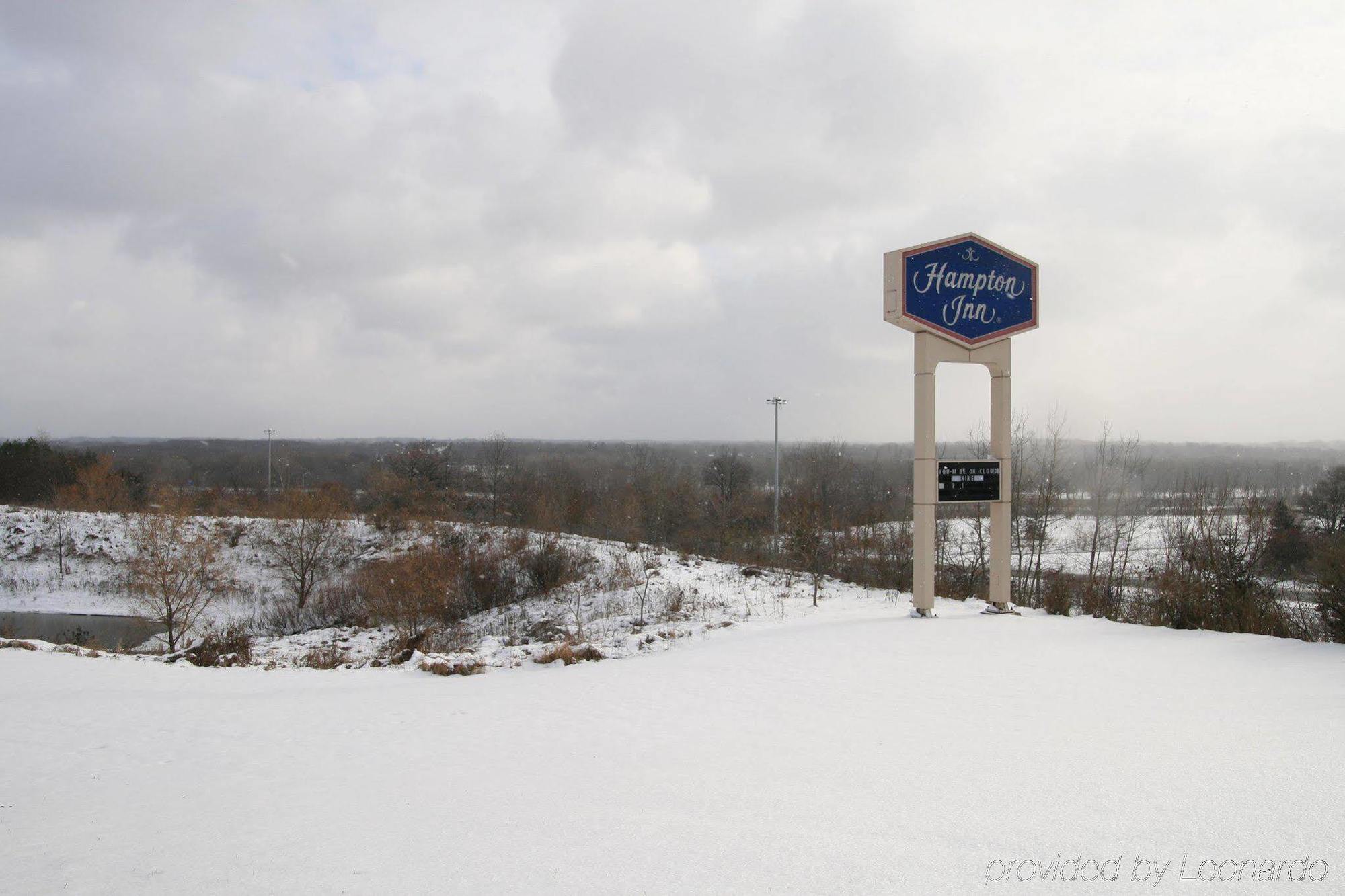 Hampton Inn Grand Rapids/North Walker Exterior photo
