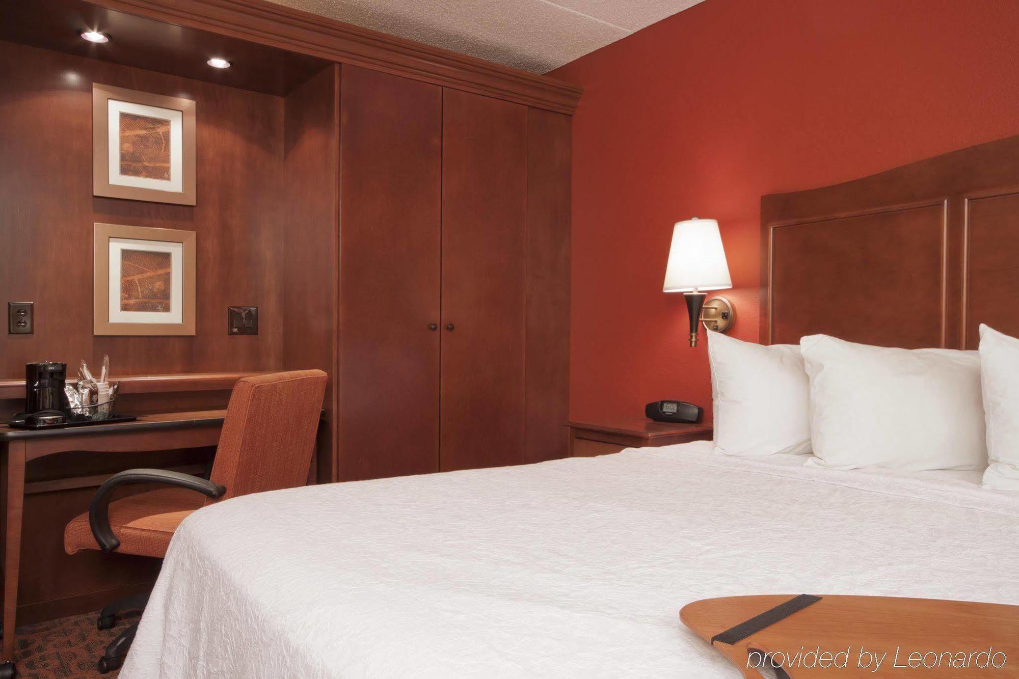 Hampton Inn Grand Rapids/North Walker Exterior photo