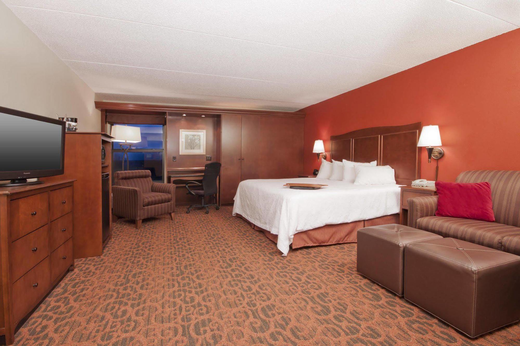 Hampton Inn Grand Rapids/North Walker Exterior photo